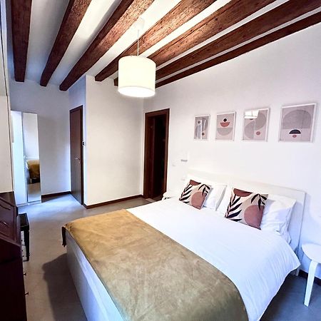 Central Flat Romantic Domus Remedio Venice Exterior photo