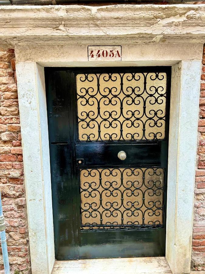 Central Flat Romantic Domus Remedio Venice Exterior photo