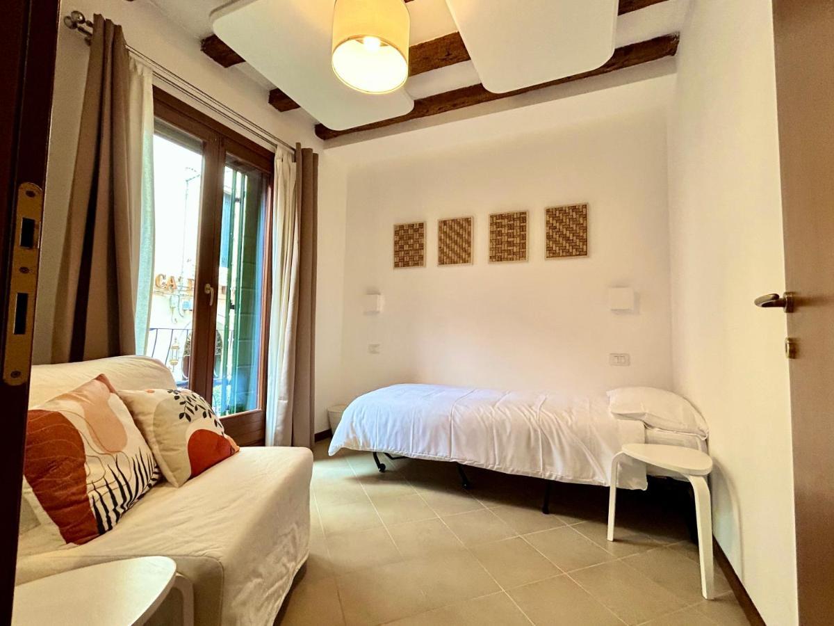Central Flat Romantic Domus Remedio Venice Exterior photo